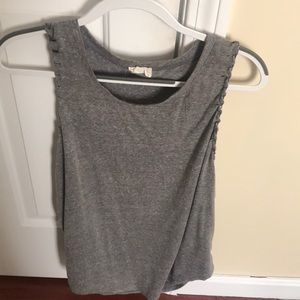 Grey muscle tee with chains